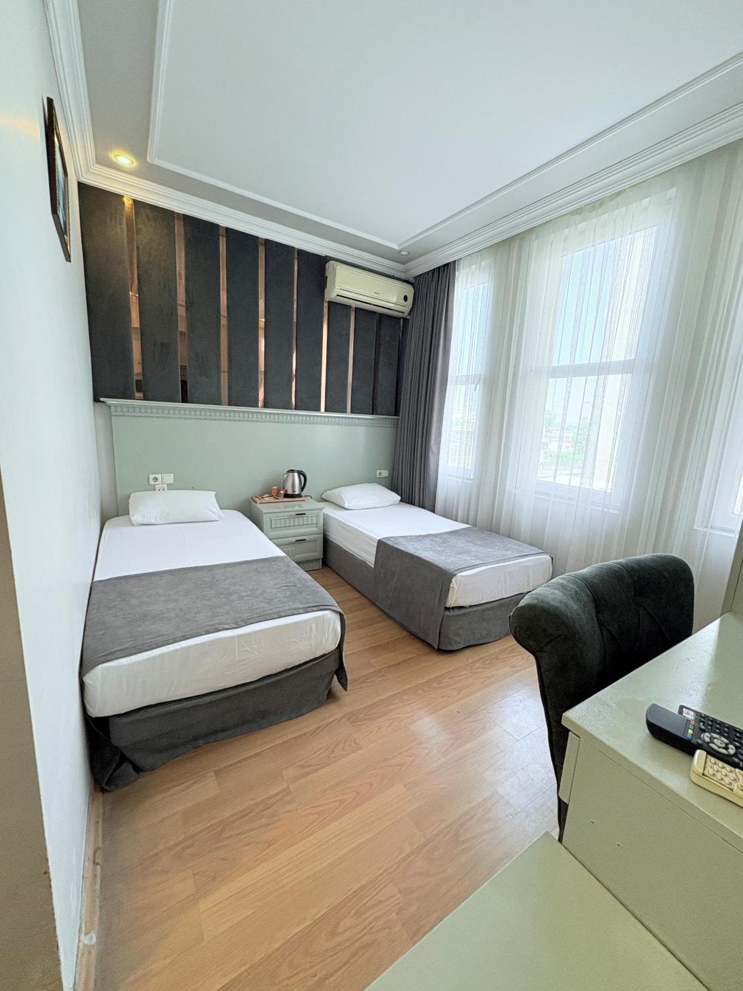 Grand Hurriyet Hotel Istambul Exterior foto